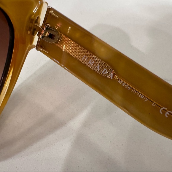 Prada oversize brown sunglasses - Picture 9 of 11